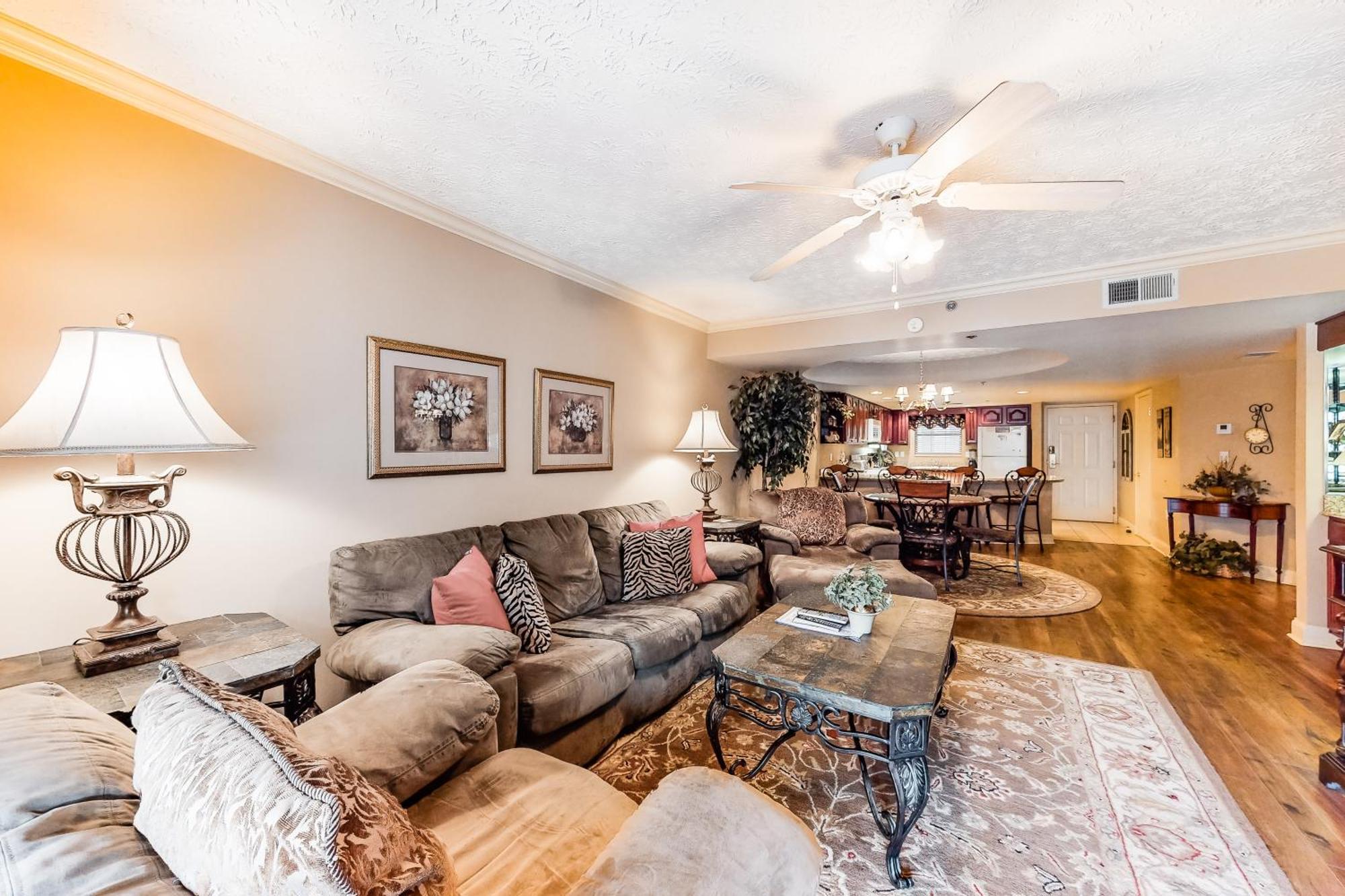 Holiday home Riverside Escape & Roaring Romance *